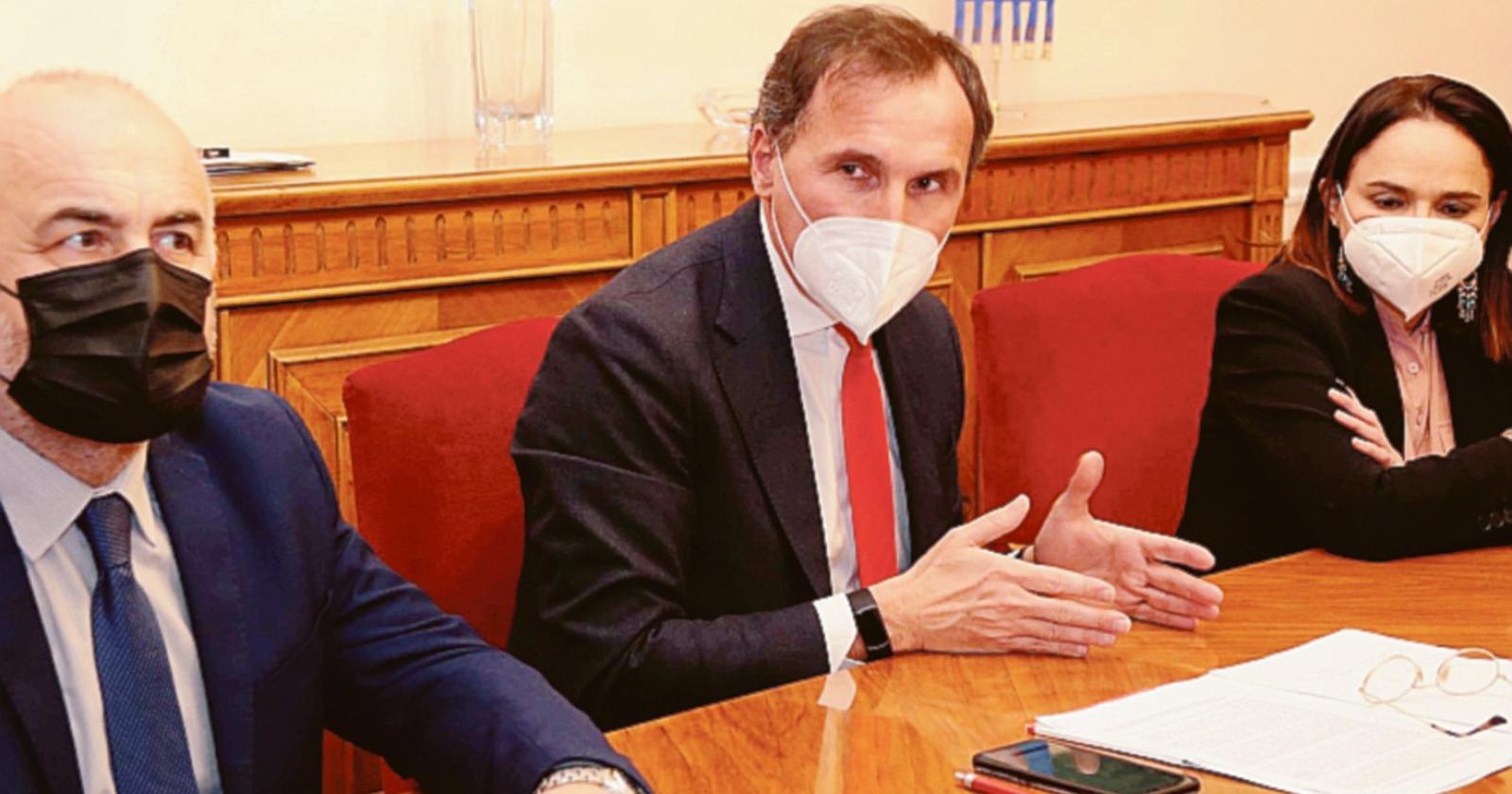 "Fuori dal partito chi si è alleato a destra"