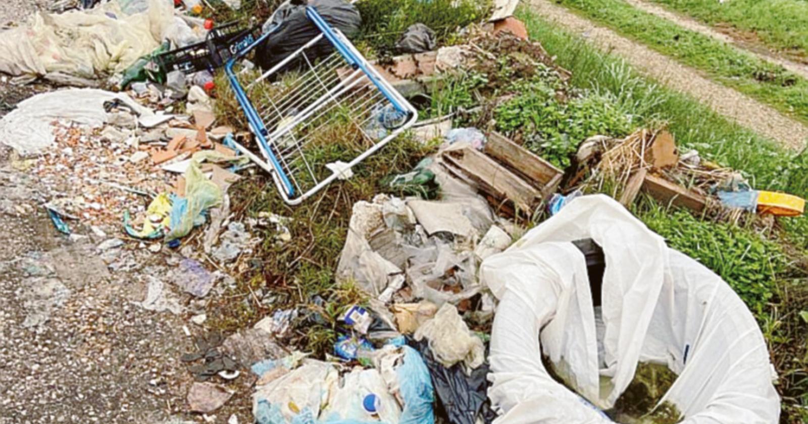 La piazzola è una discarica a cielo aperto