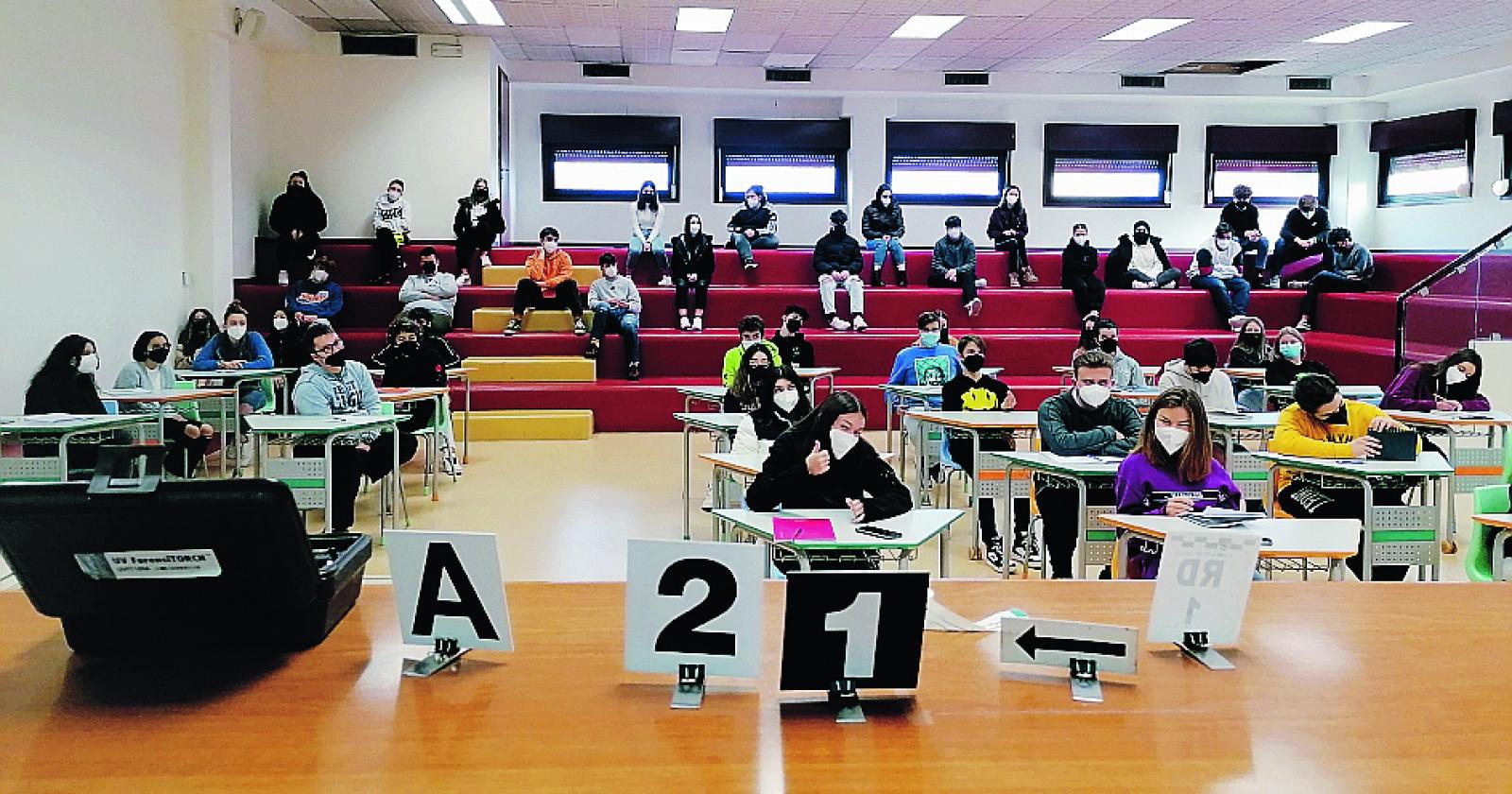 La polizia scientifica incontra gli studenti