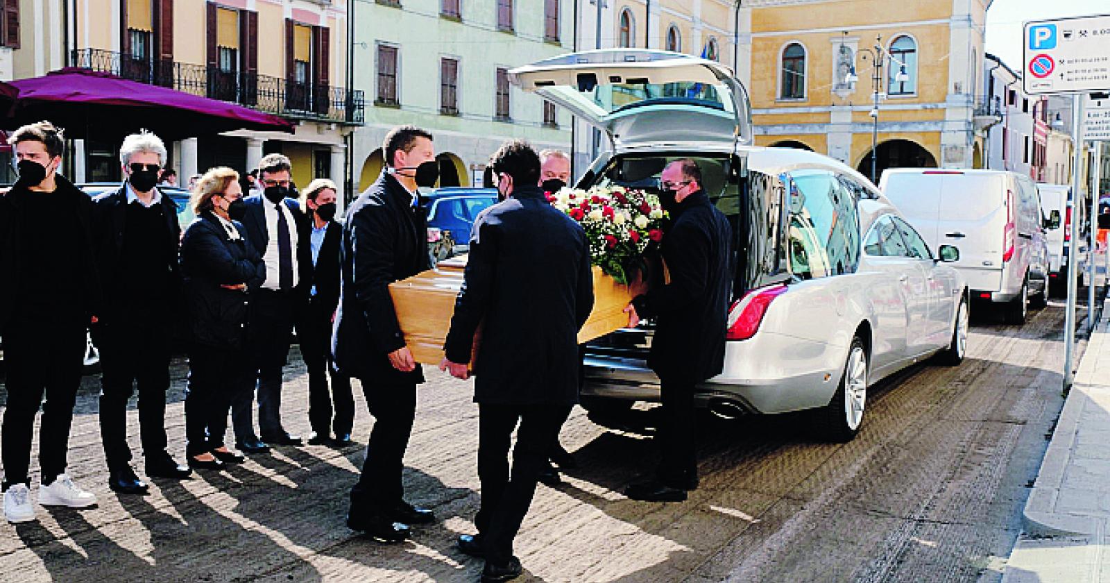 Dolore e commozione per l’addio a Remo