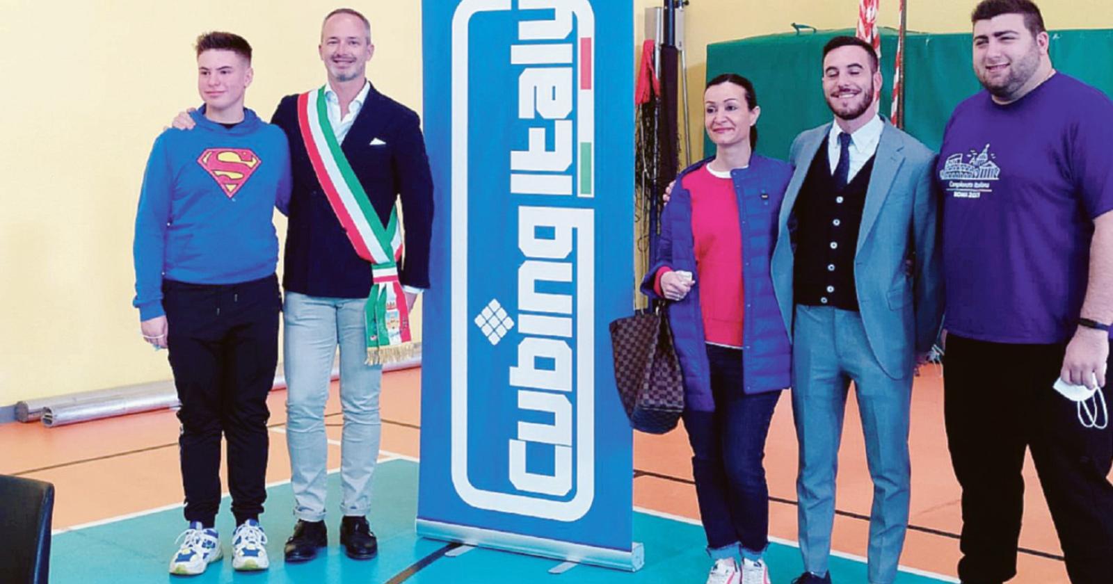 I maghi del cubo di Rubik: che spettacolo!