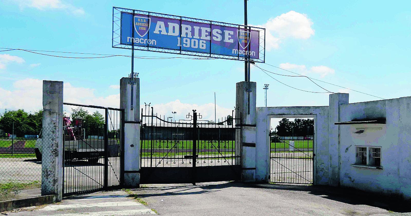 Stadio "Bettinazzi", il bando diventa un caso