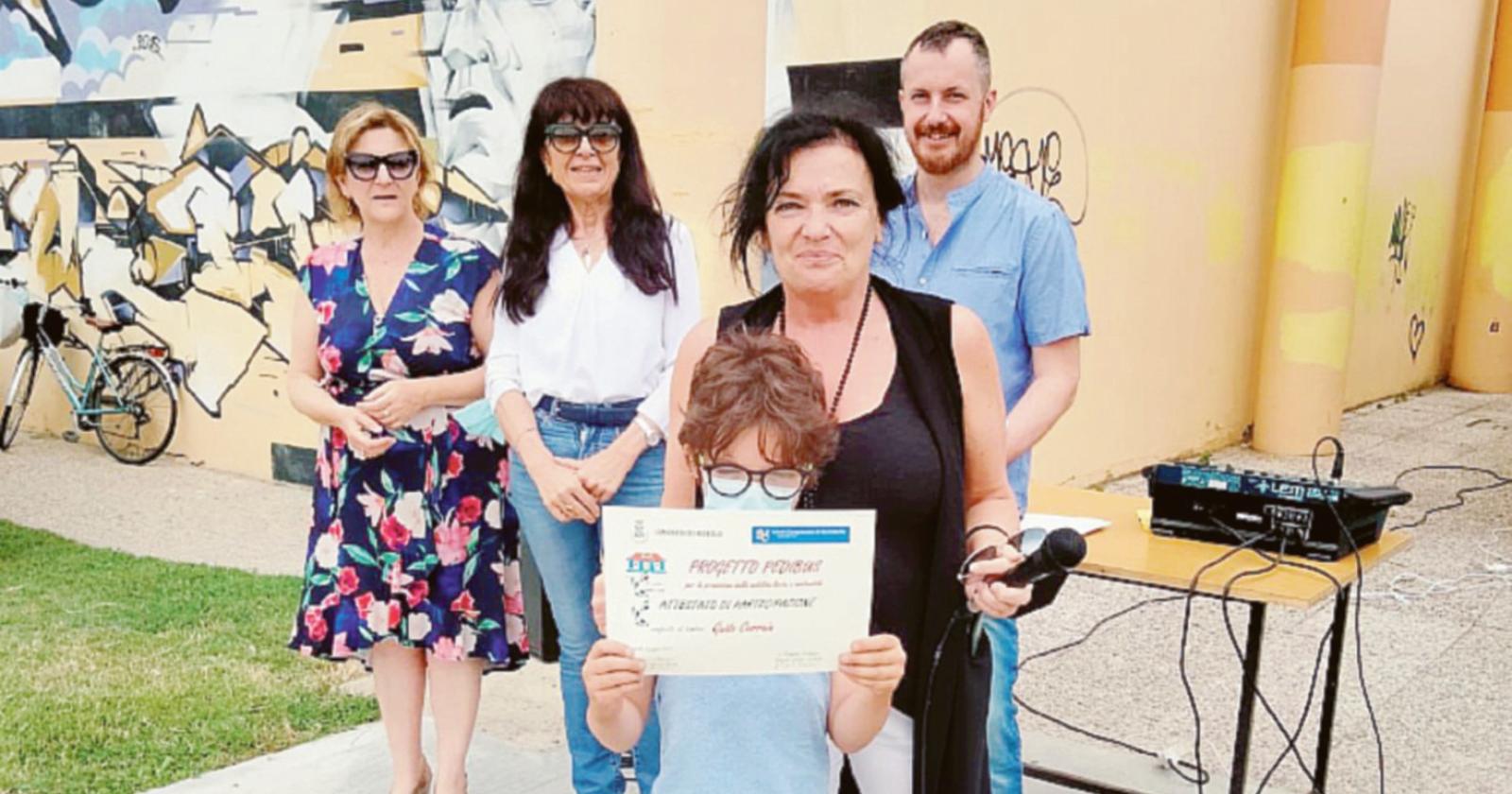 Vanno a scuola a piedi: si beccano un bel premi!