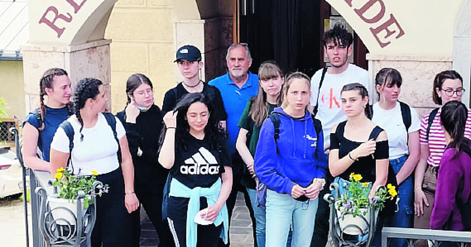 Levi, studenti nel sentiero in Comelico