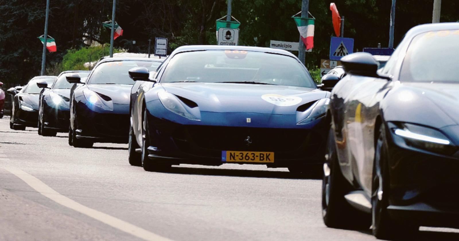 In Punto si schianta sulla Ferrari delle Mille Miglia