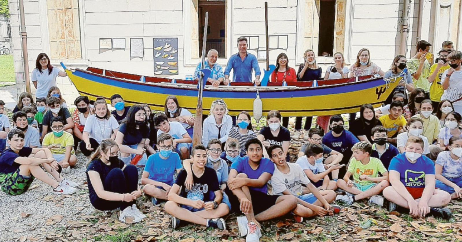 Gli studenti rimettono in acqua la tradizione