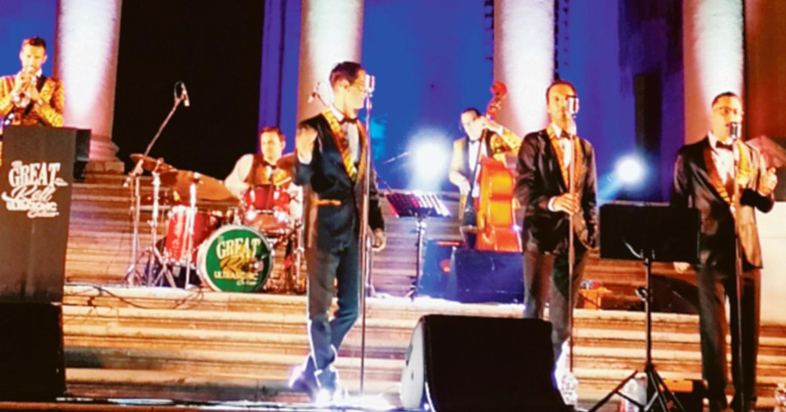 Band in villa: è la "Bandoera"