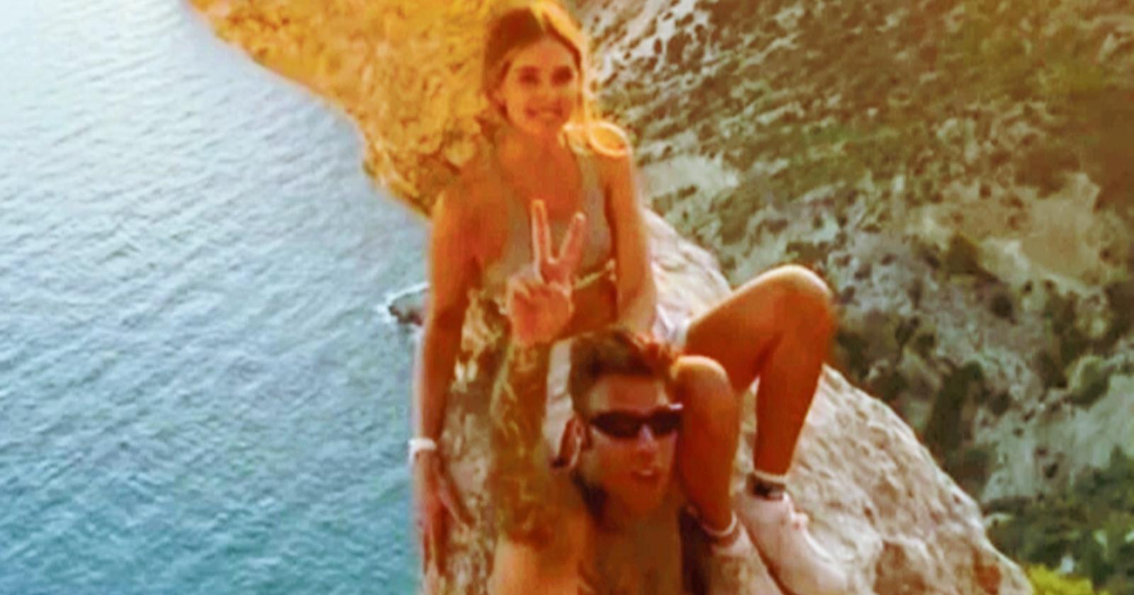 Selfie estremo dopo la morte di Andrea: rabbia