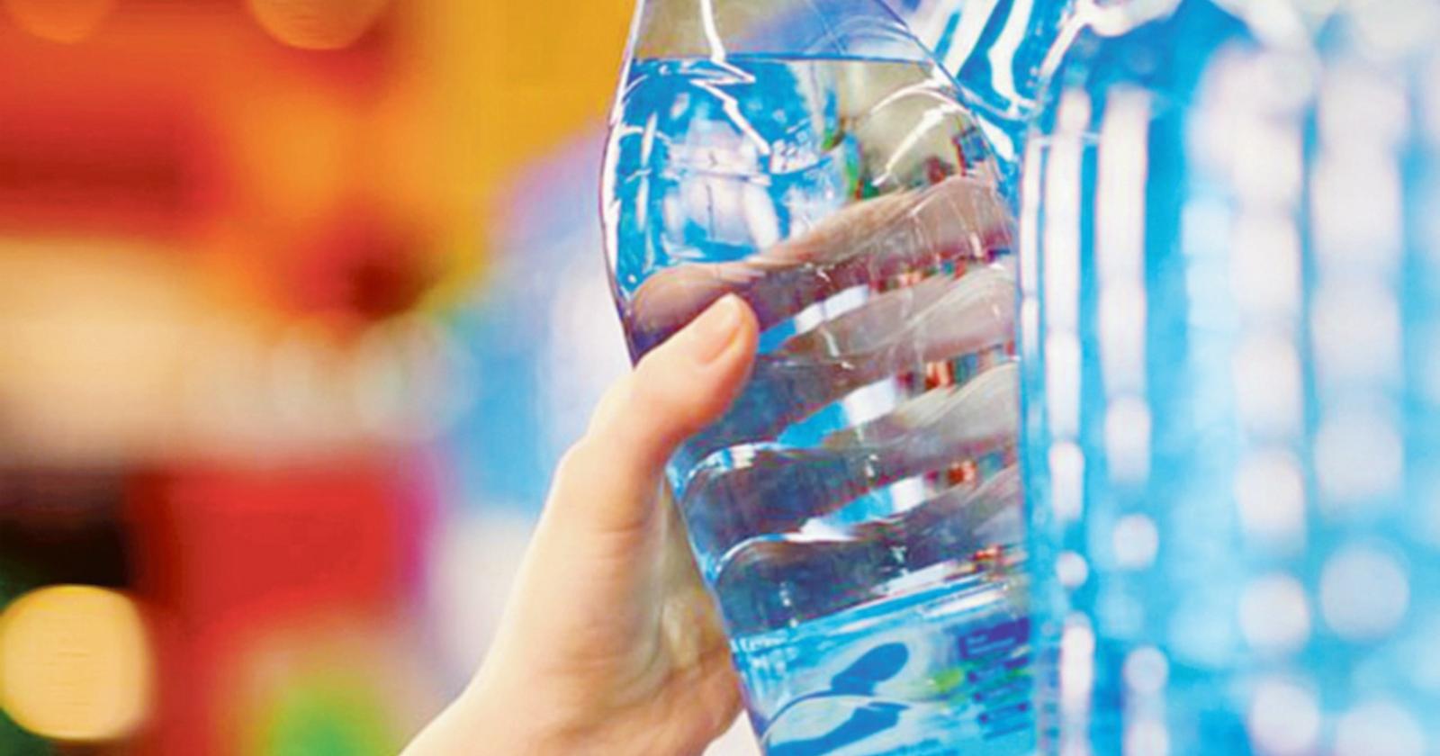 Confermato: l'acqua gasata sta sparendo dagli scaffali