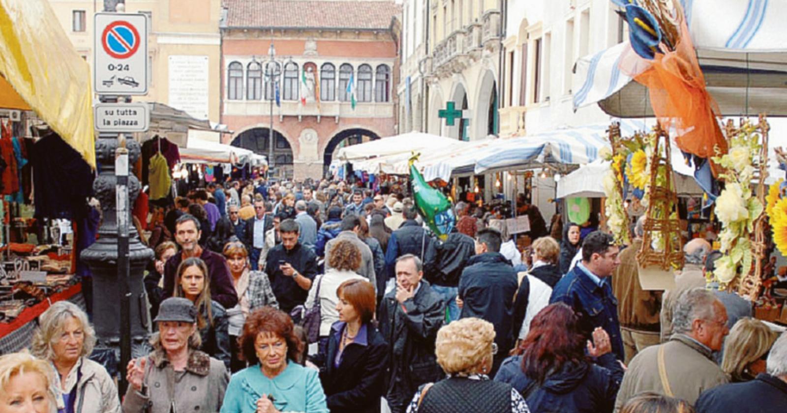 Arriva la Fiera, con 230 bancarelle. Zero restrizioni