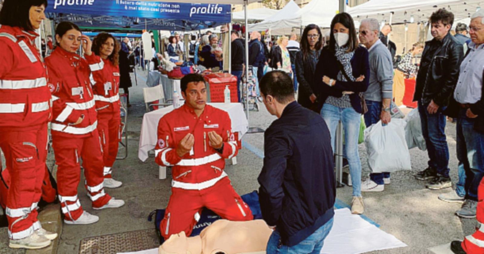 E c'è anche la bancarella del volontariato!