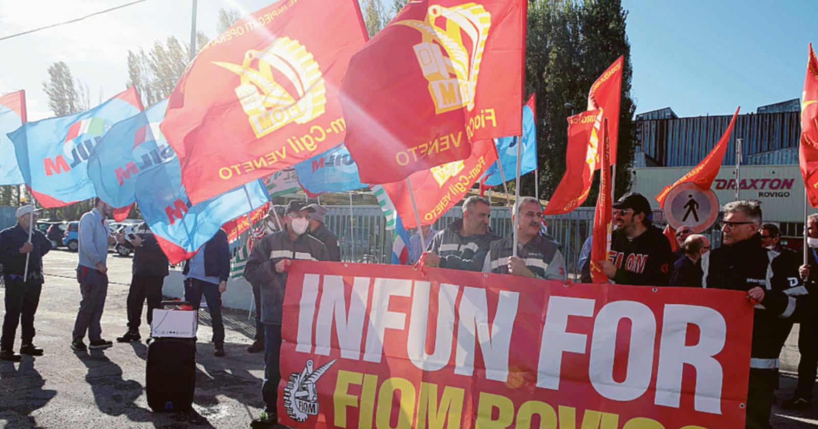 "Mai più morti su quella strada: serve sicurezza"