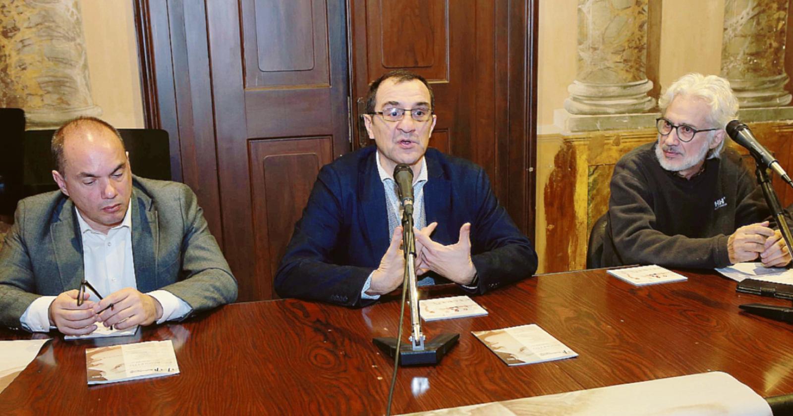 La lirica si apre col Rigoletto di Verdi