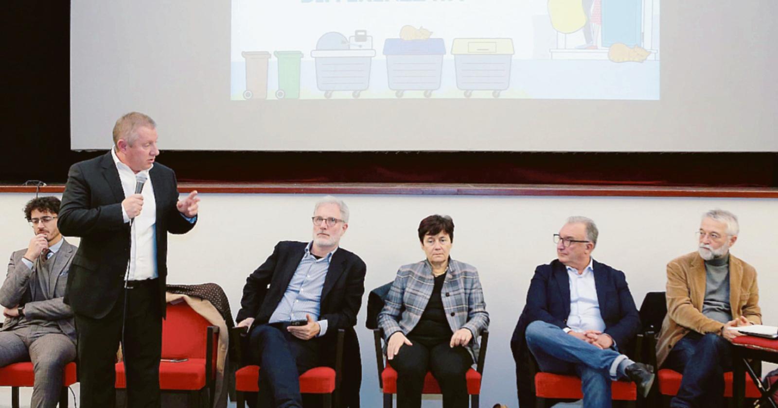 Scocca l’ora dei cassonetti intelligenti