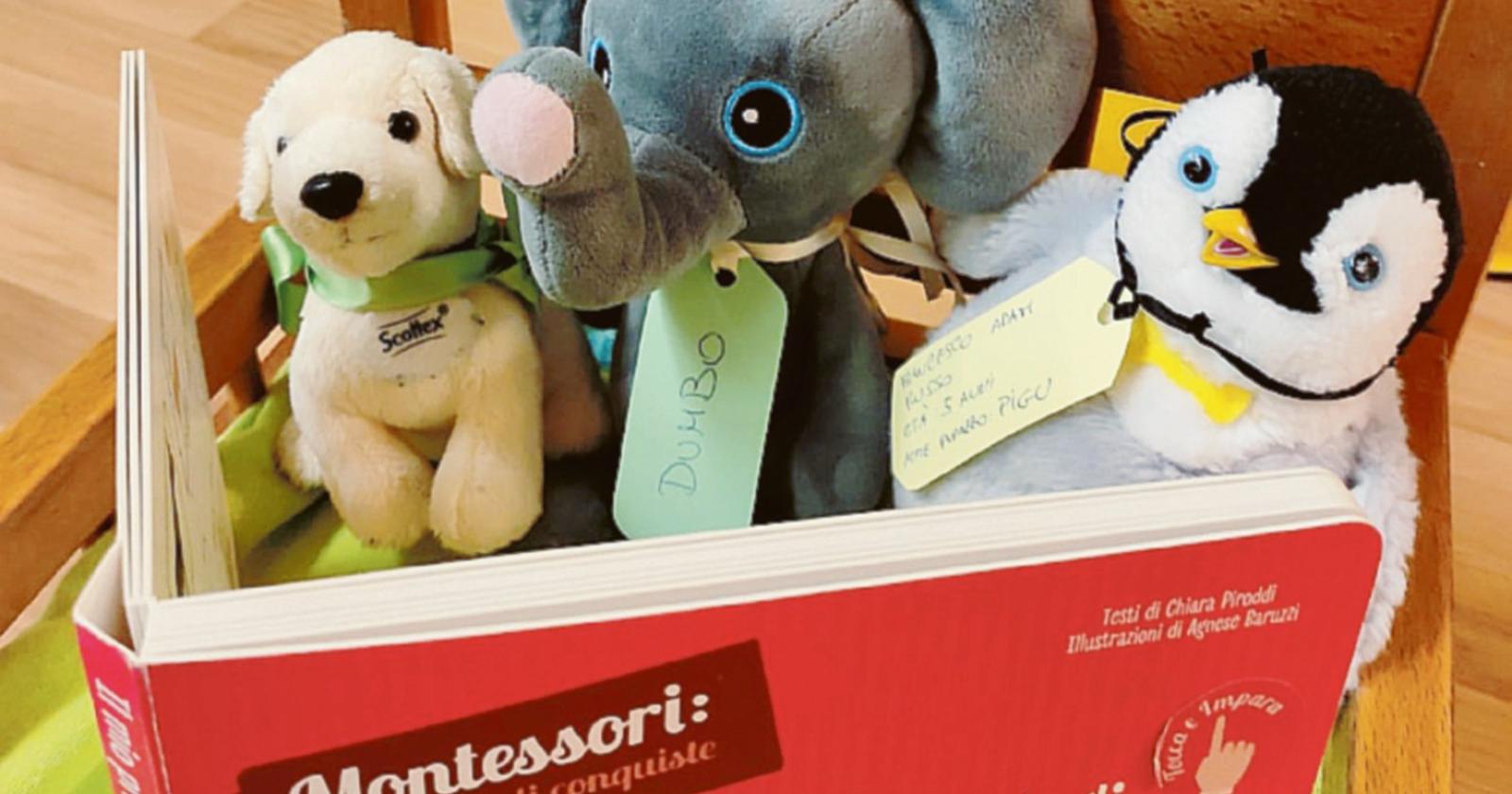 A distribuire i libri ci pensano i pupazzi!