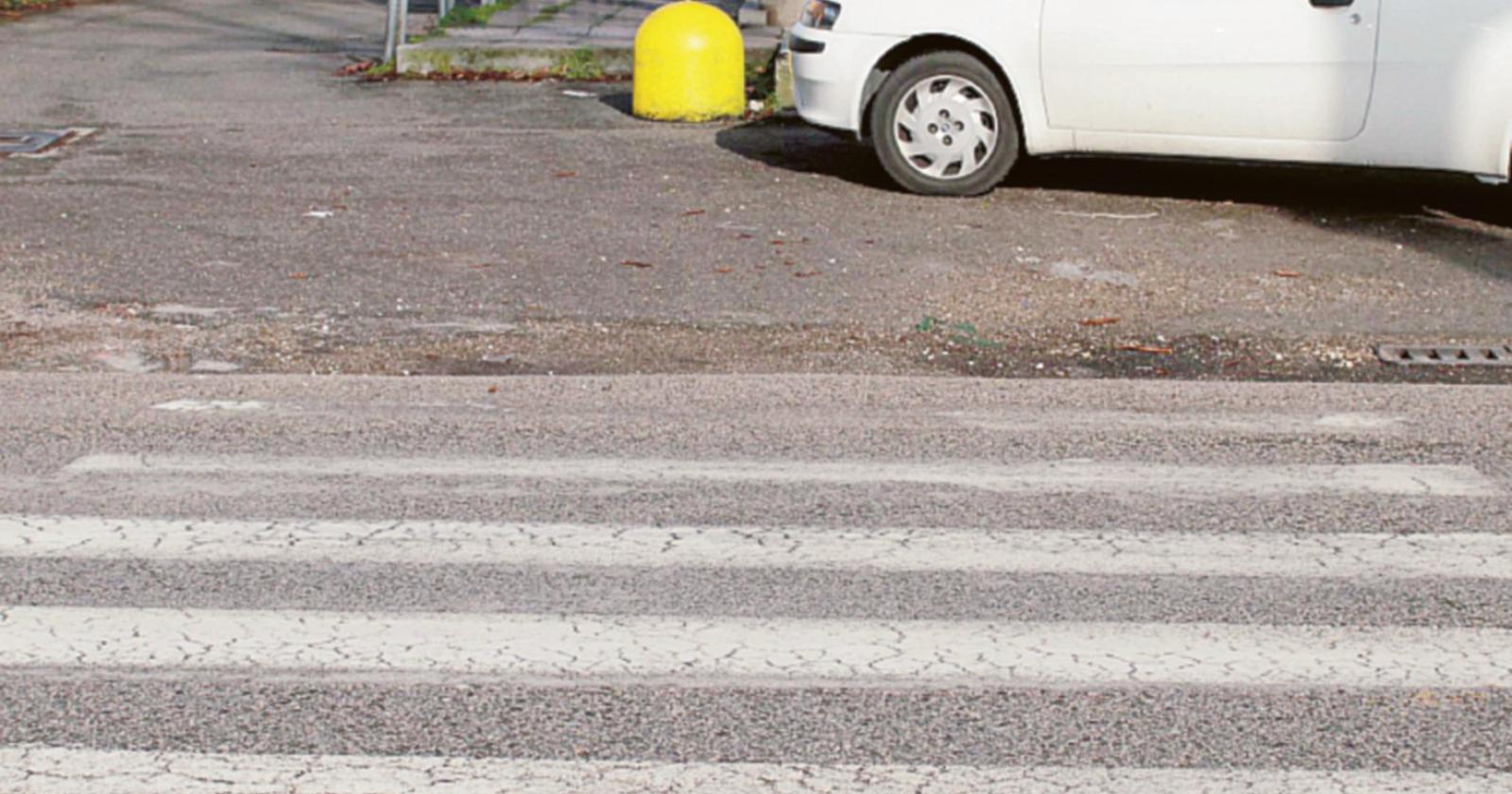 "Abbiamo paura ad attraversare sulle strisce"