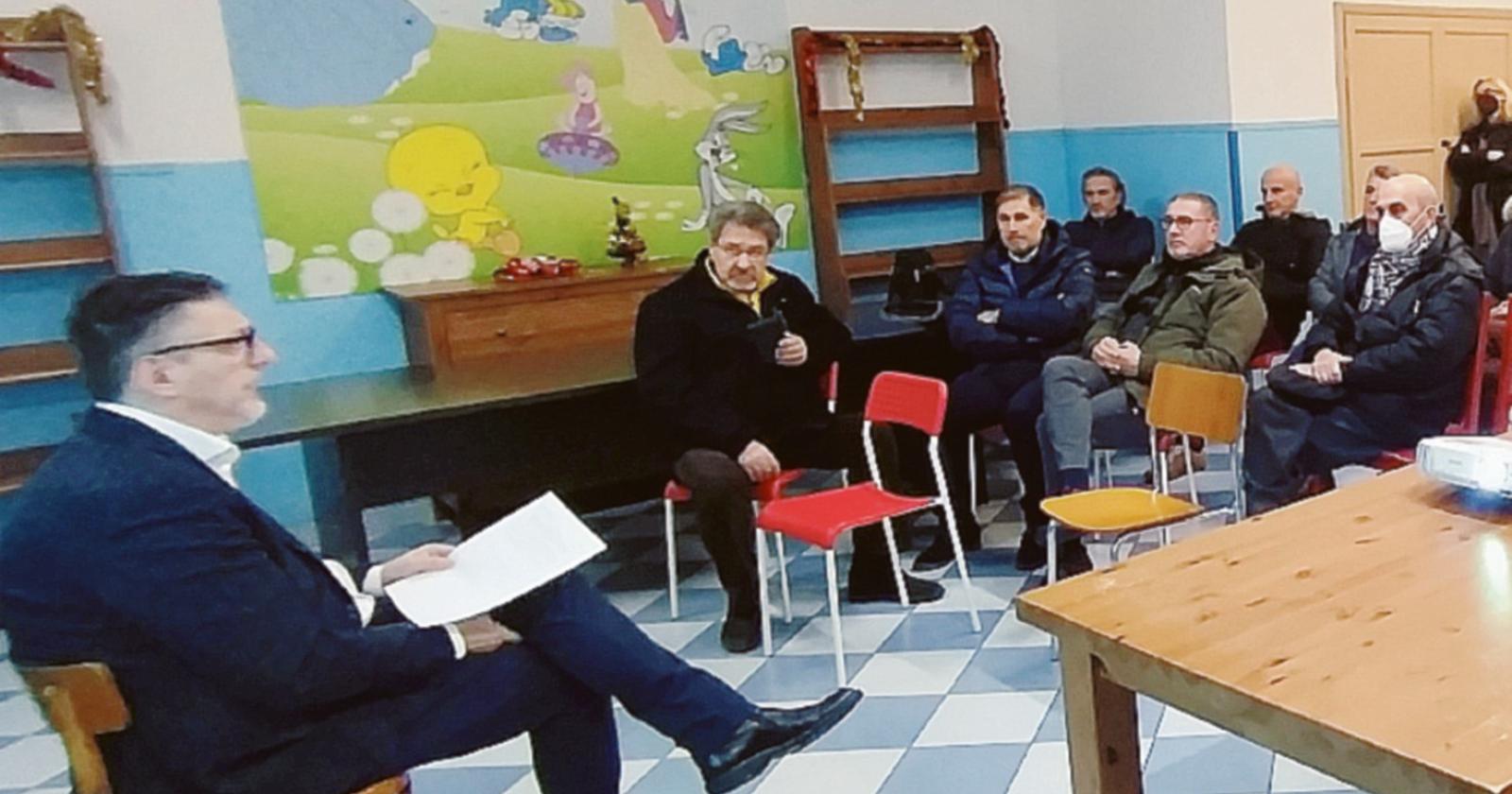 Le auto si schiantano sulle case : "Serve un tutor"
