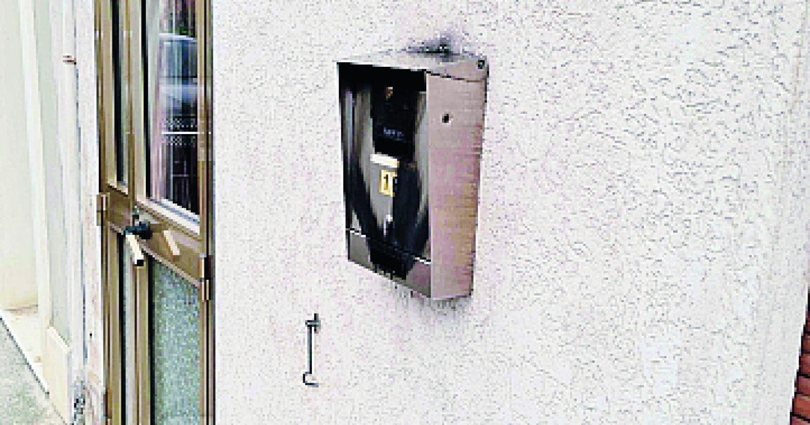 Bottrighe, incendiata la cassetta postale