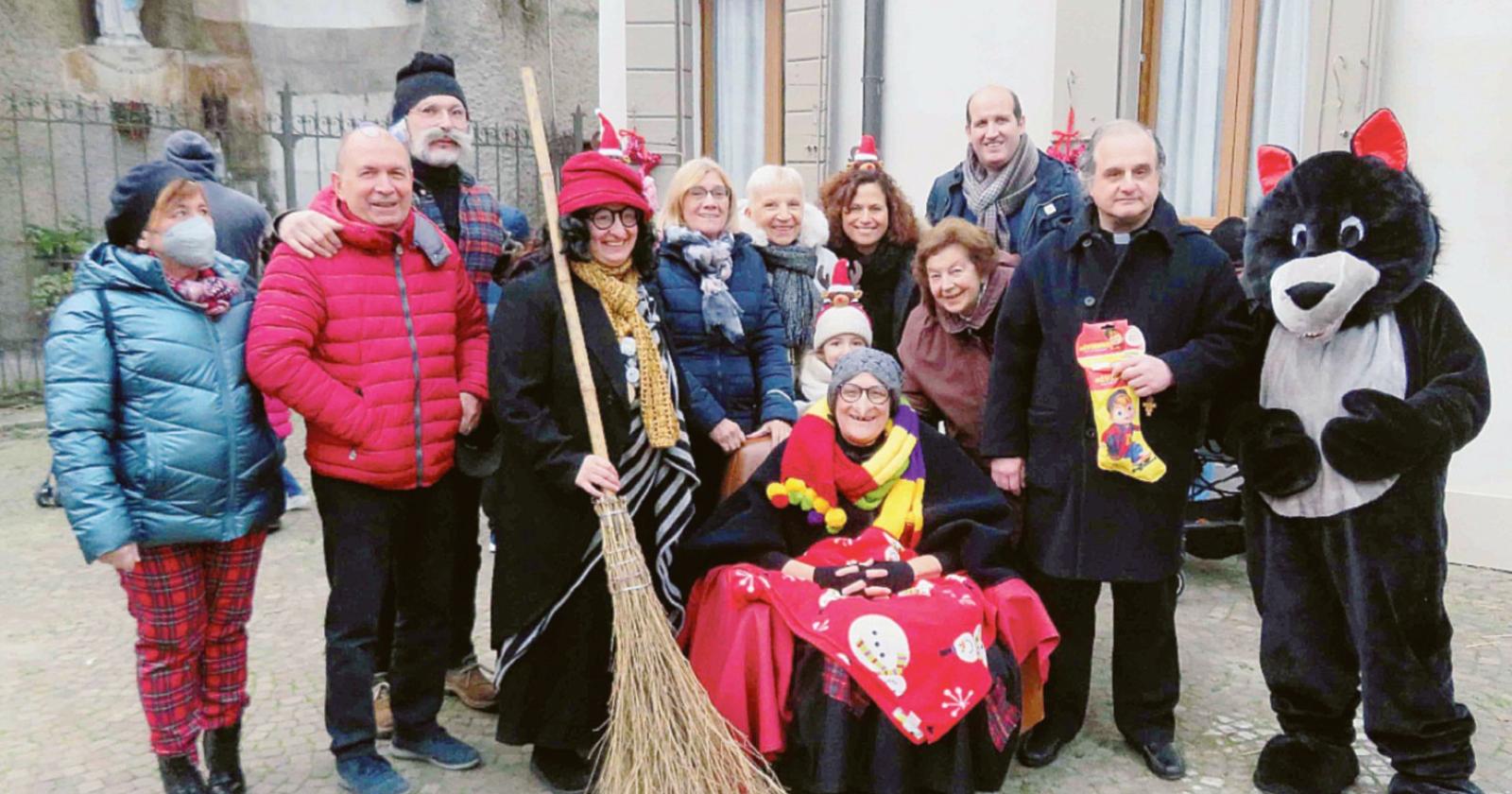 Befana accolta da star dai piccoli