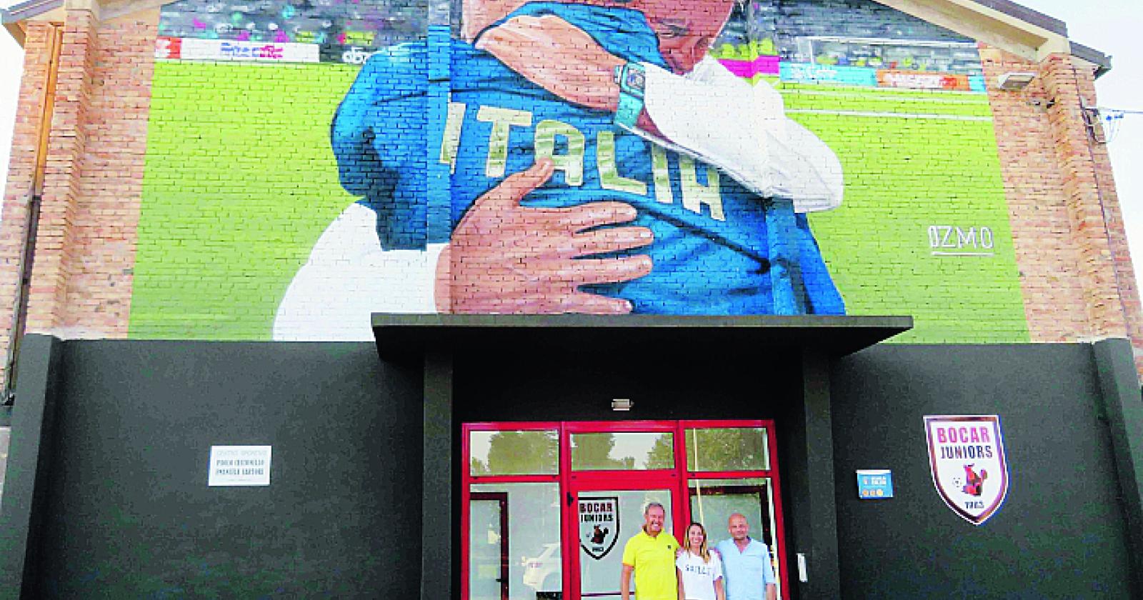 Ad Adria un grande murale sull’abbraccio con Mancini
