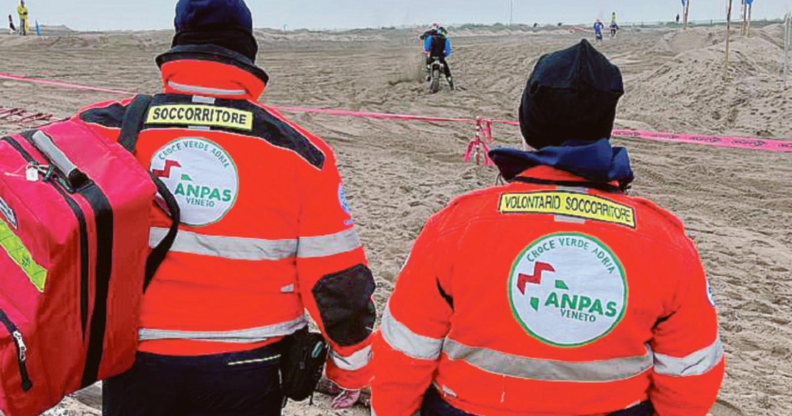 Croce Verde, angeli tra la sabbia