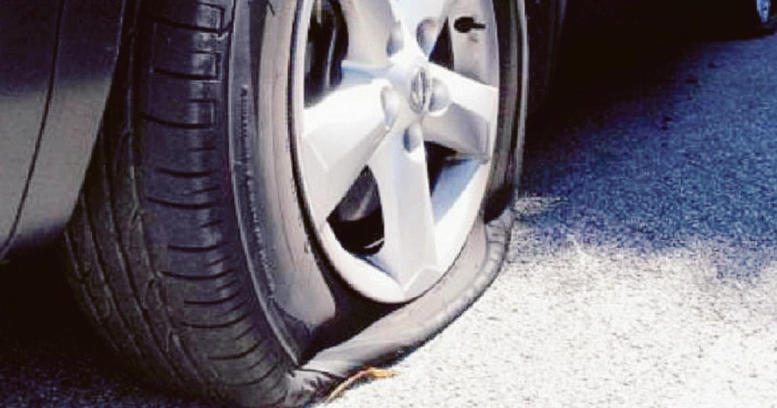 Il folle devasta altre auto