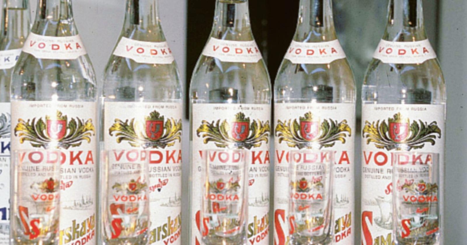 Maxi sequestro di vodka “falsa”