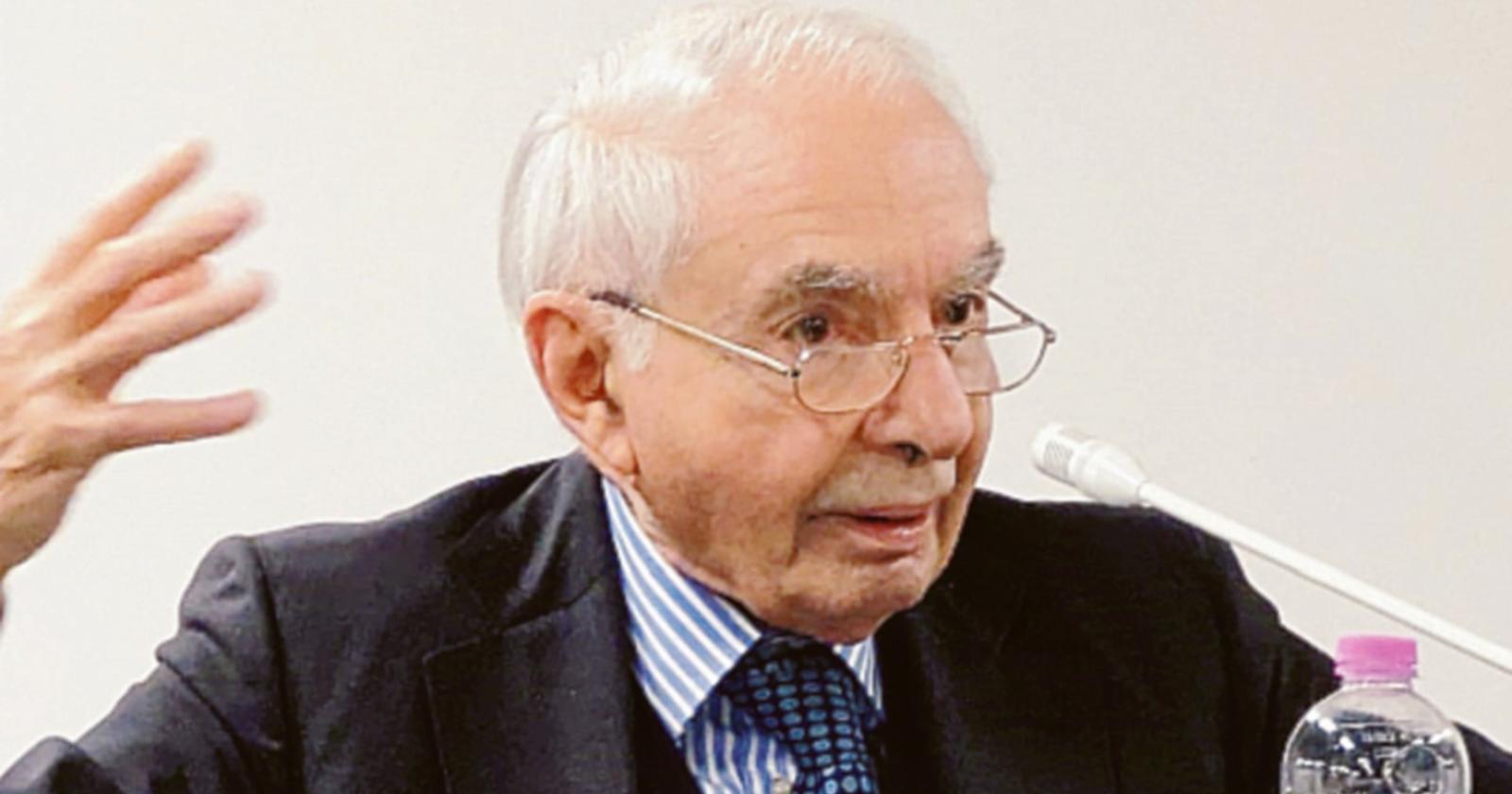 Giuliano Amato in paese per "insegnare" la Costituzione