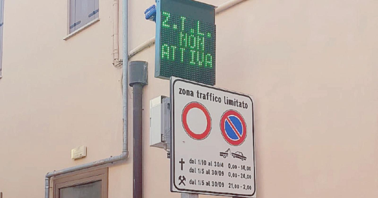 Da oggi l'area pedonale cambia orari