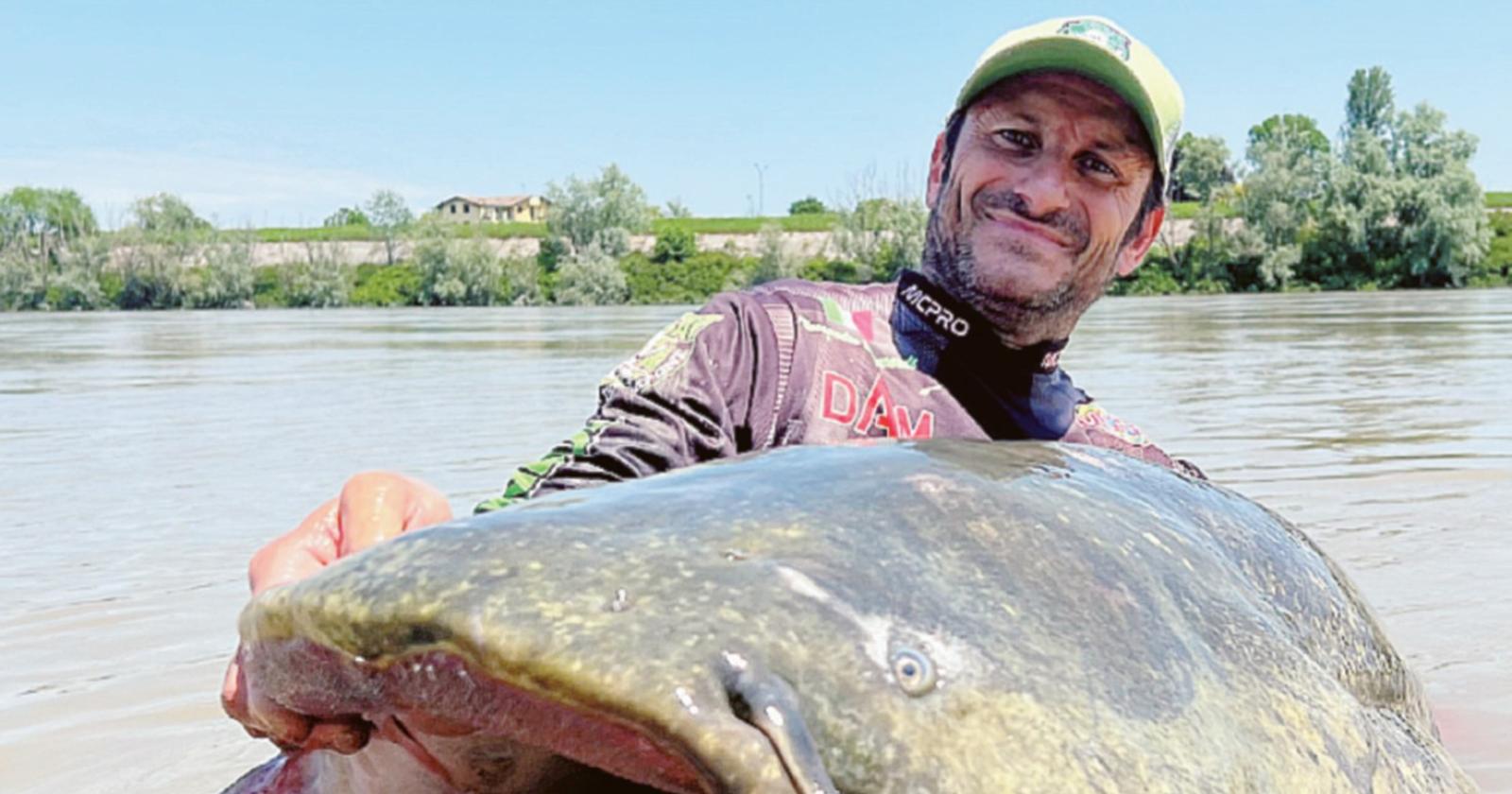 Pesca un siluro da record mondiale