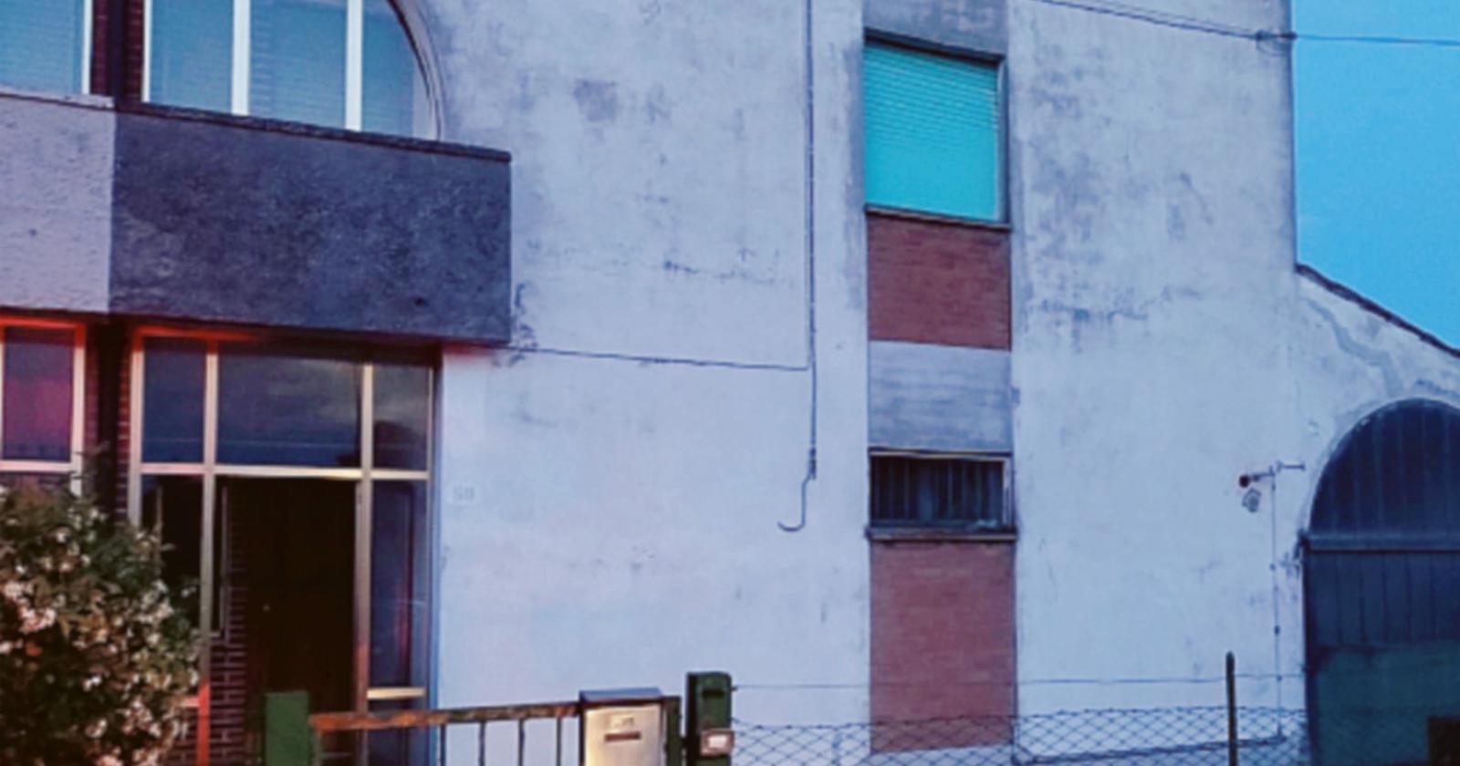 Trovato morto in casa a soli 54 anni