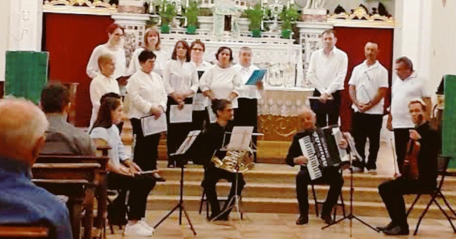 Poesia e musica nella chiesa della frazione