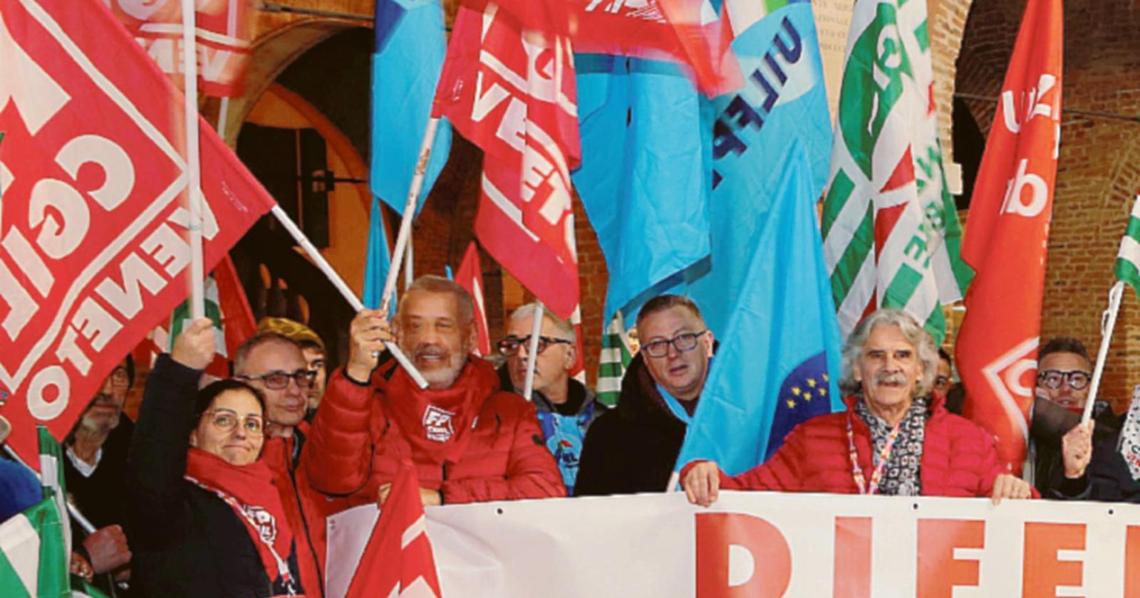 Raccolta firme per salvare l’ente
