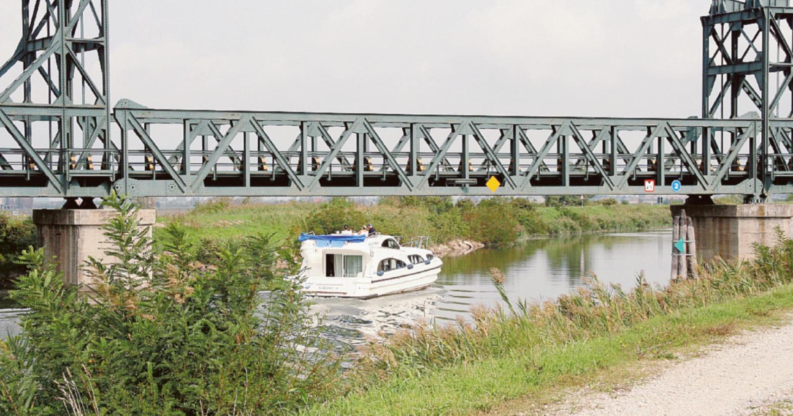 Sollevare il ponte per navigare meglio