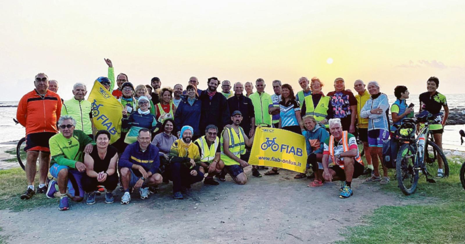 In bici di notte, in 40 fino al mare
