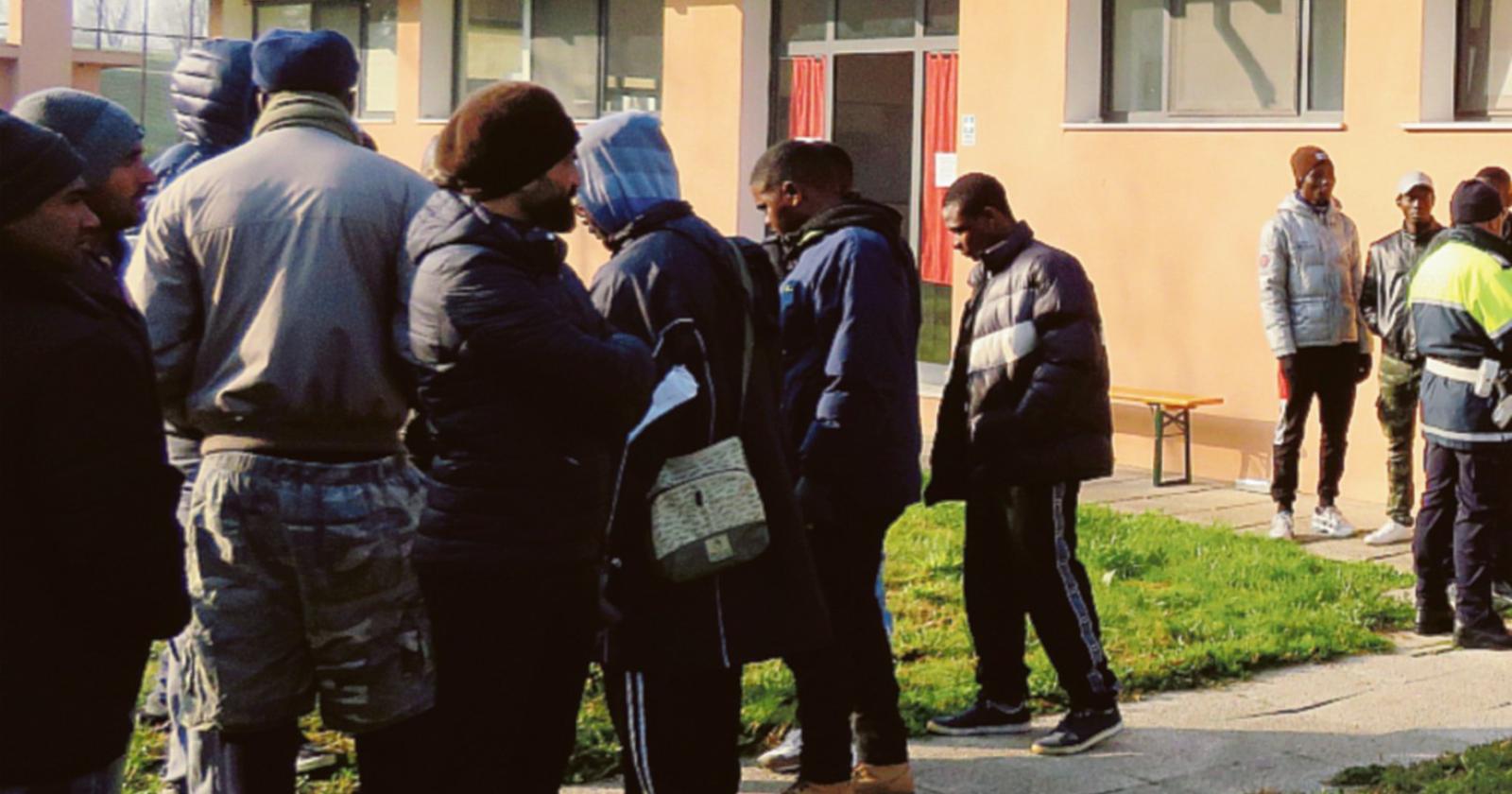 Profughi, via ai trasferimenti