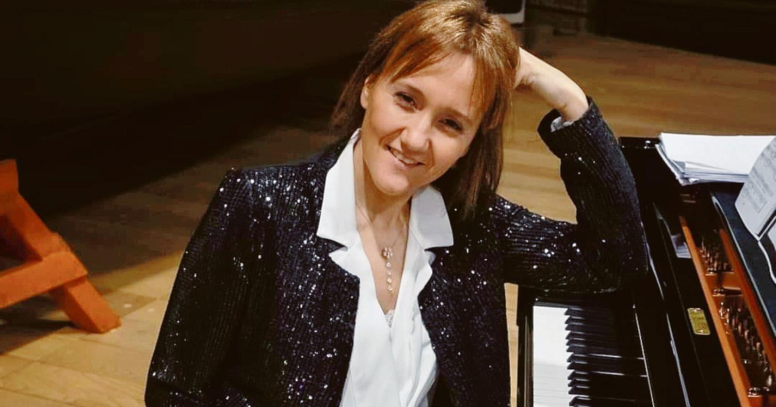 Il pianoforte si tinge di rosa