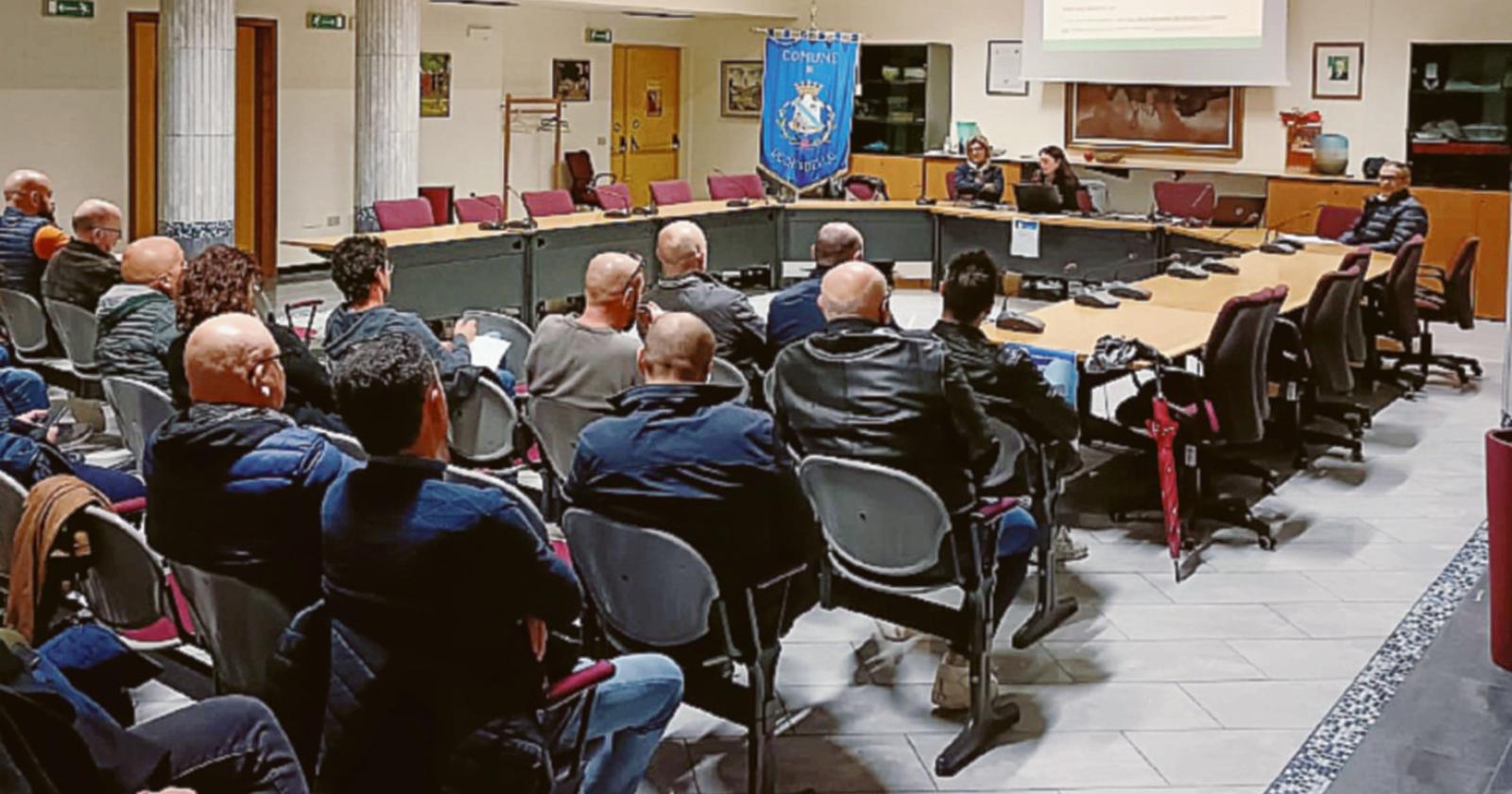Distretto, incontro sul bando