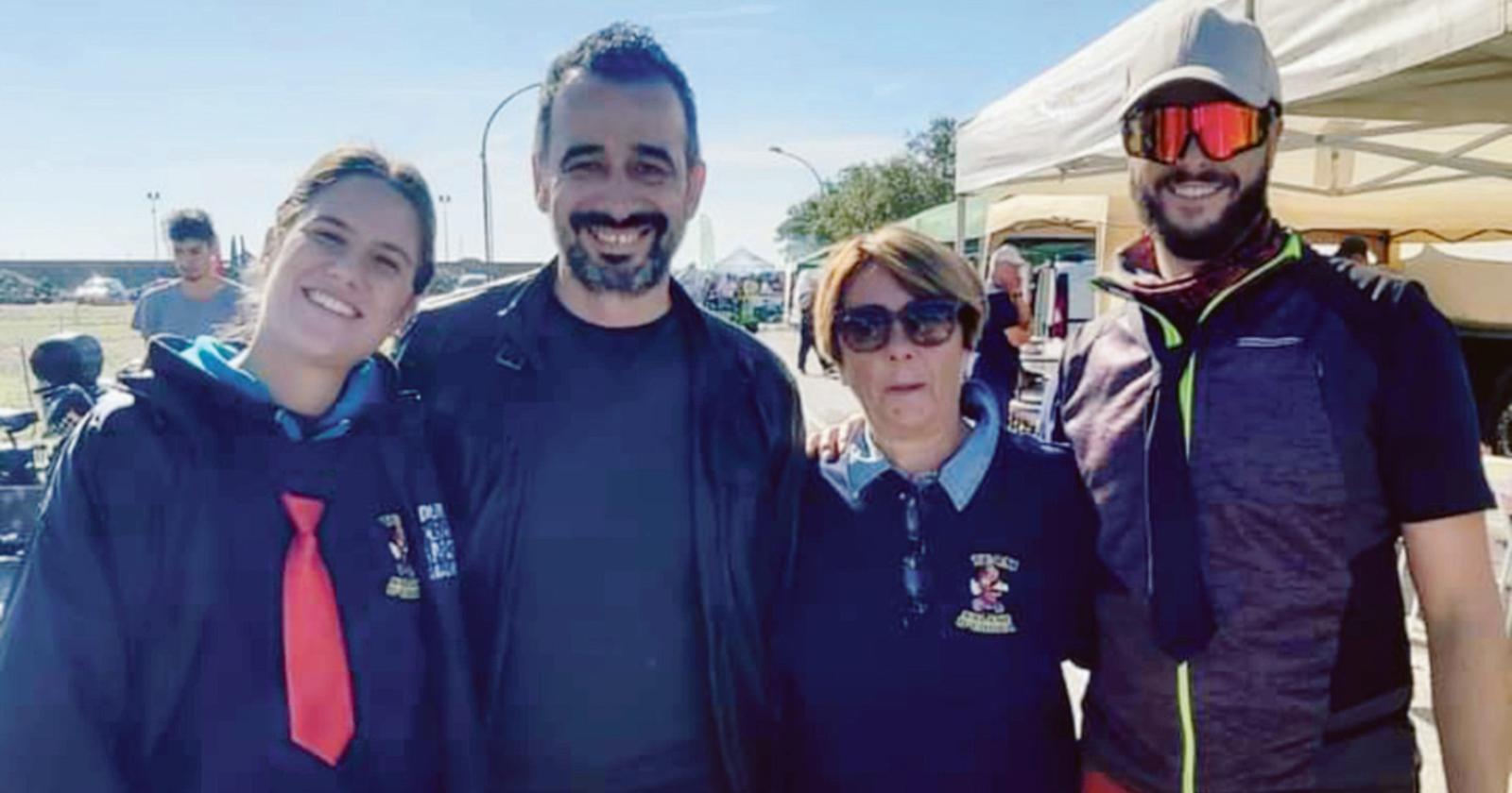 A tutto gas, ma con la cravatta!