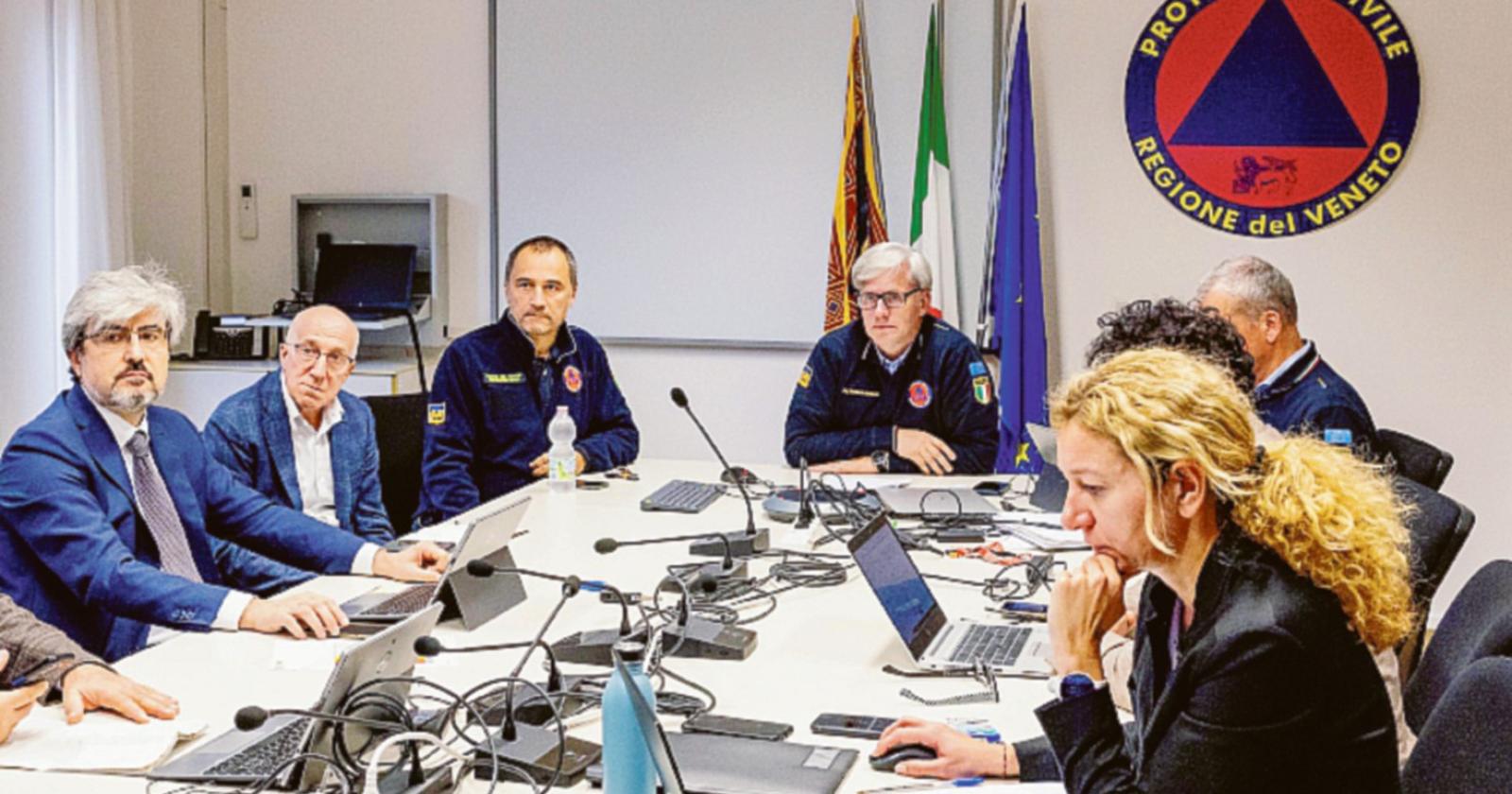 Ecco la tempesta Ciaran: vento a 150 all'ora