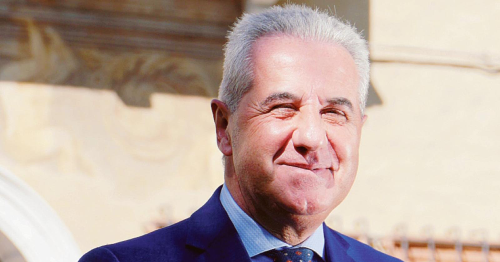 Terzo mandato, Viaro non correrà