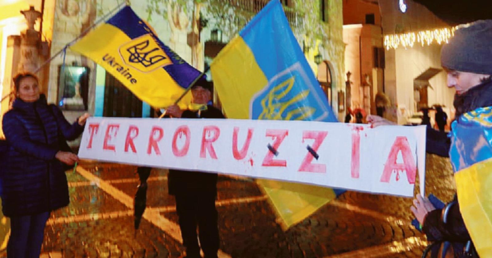 L’urlo degli ucraini: “Vergogna”