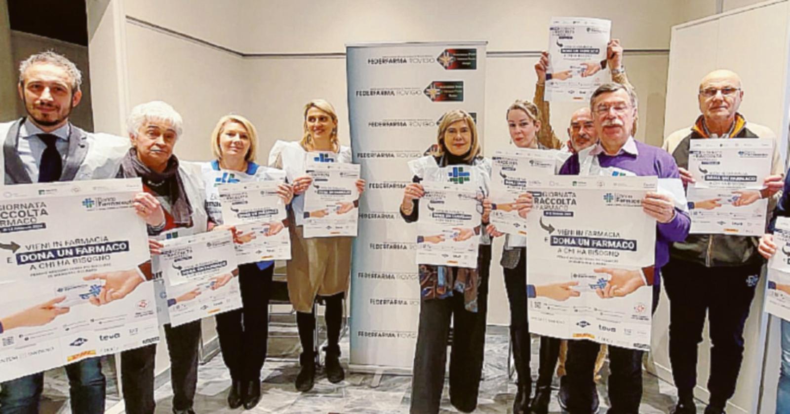 Raccolta di medicine per i bisognosi