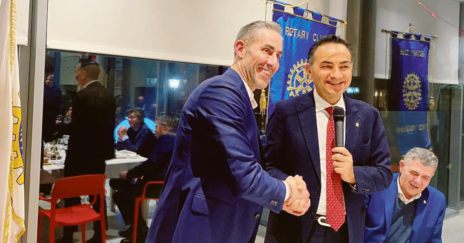 Agnelli porta le pentole al Rotary