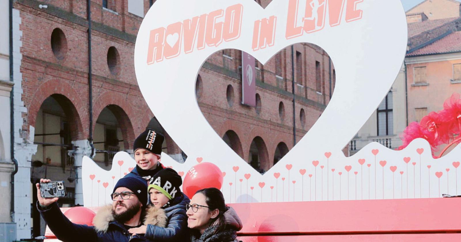 La città in festa con 4.500 runner