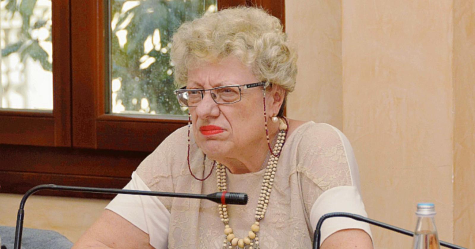 Passo indietro di Mara Bellettato