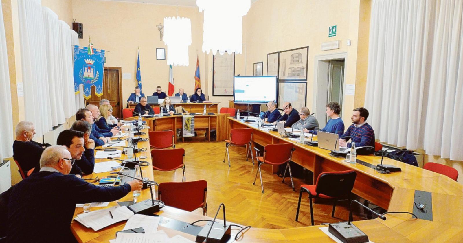 Bilancio previsionale approvato nella notte