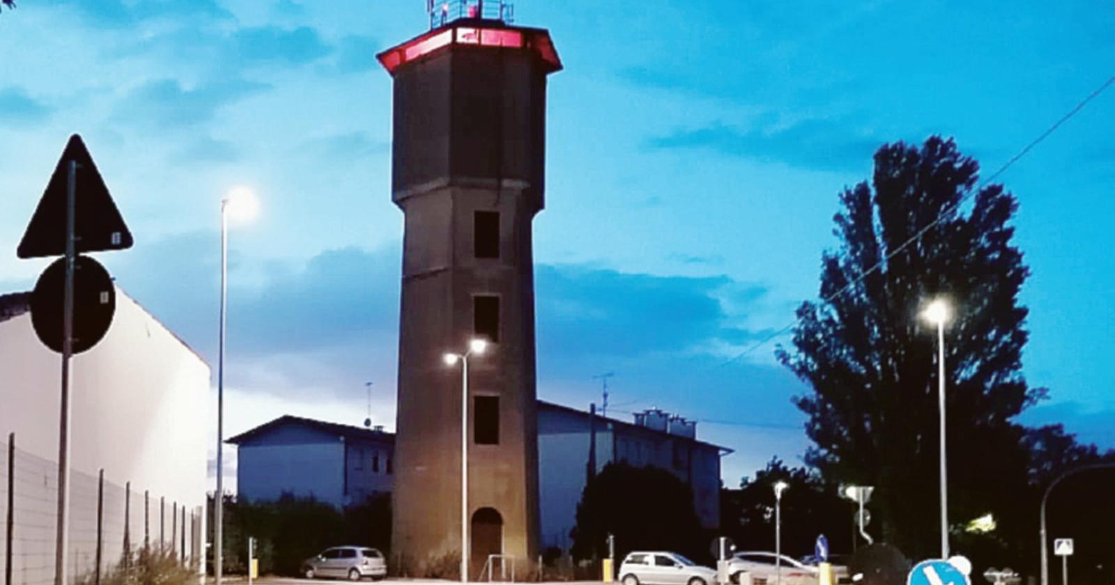 Danni alla torre, scatta la chiusura
