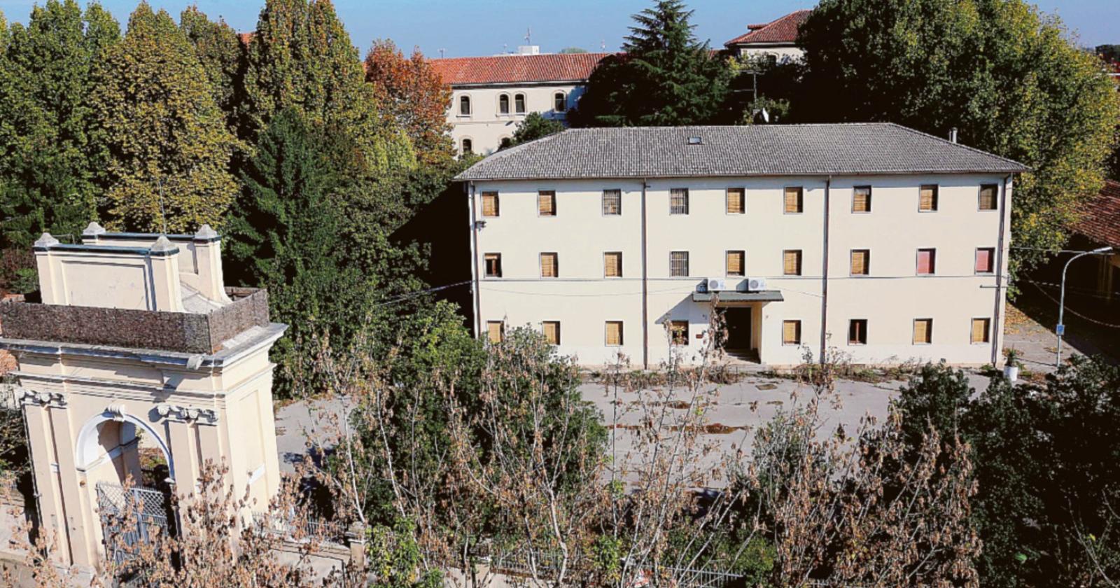 Due parcheggi nell’ex caserma