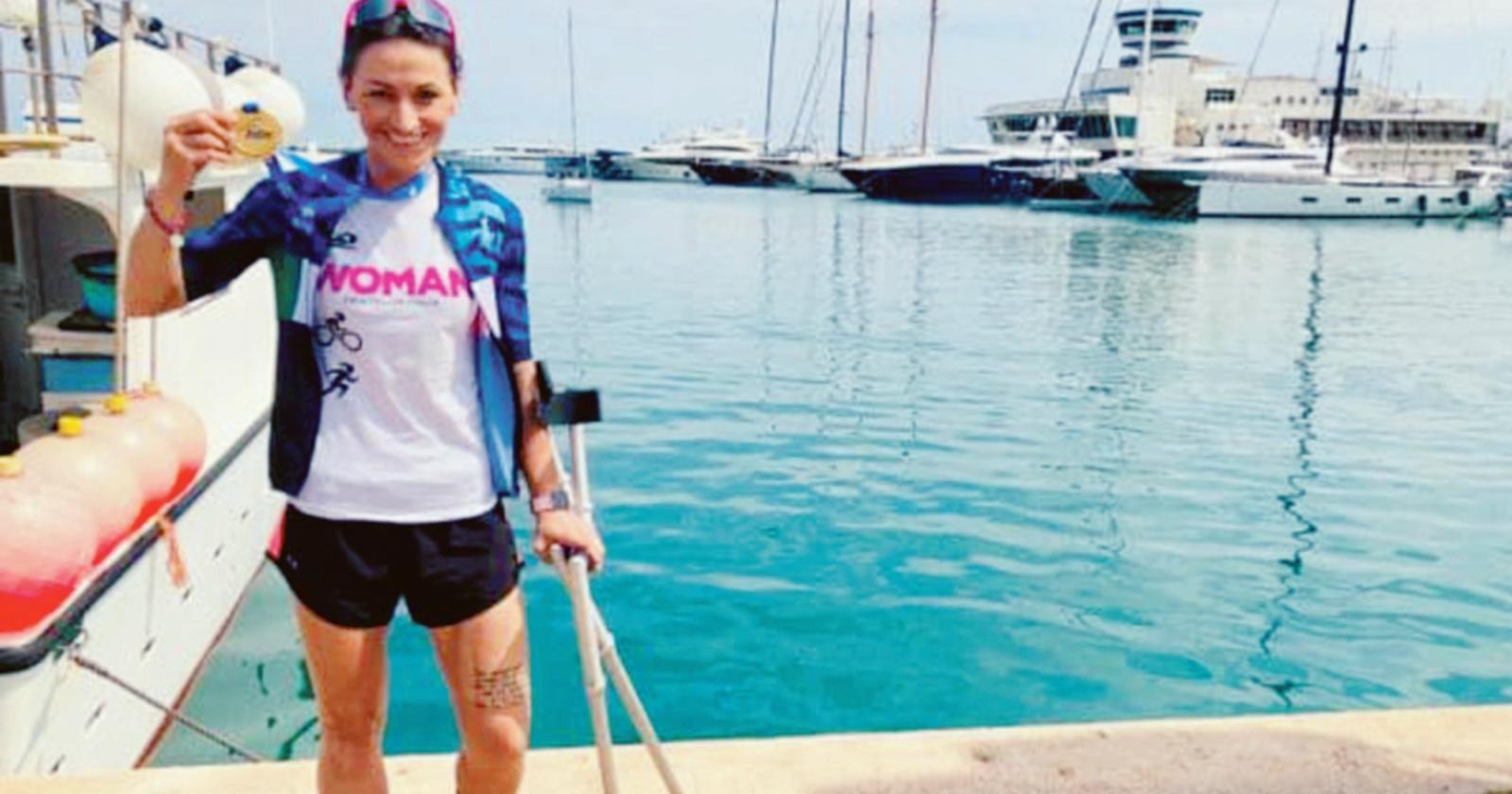 La campionessa sale sul palco